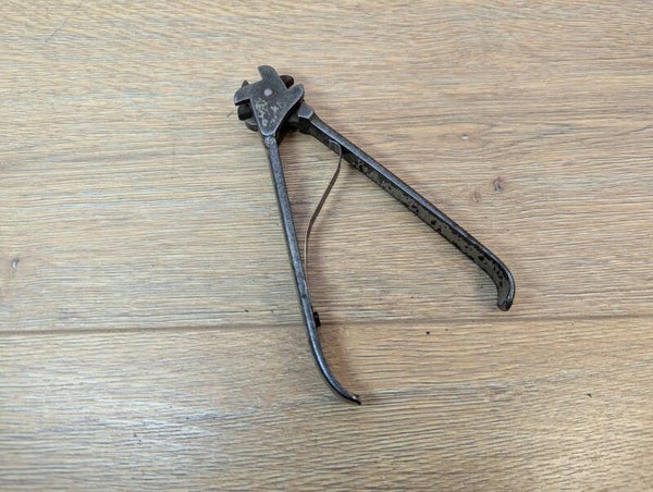 Typewriter repair tool | Nineprong pliers