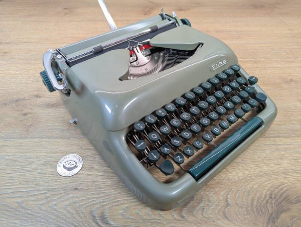 1962 Erika 12 Typewriter | Rare Ro 88 'Bruxelles' Typeface