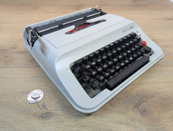 1970s Hema 44K (Olivetti) Typewriter