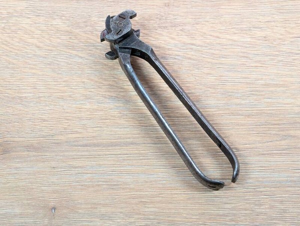 Typewriter repair tool | Extended Nineprong pliers