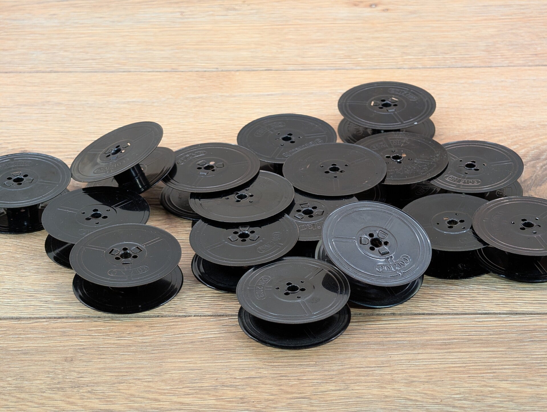 German style (DIN 2103) - Original Metal Typewriter Ribbon Spools