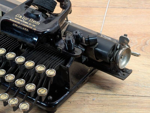 Blickensderfer Typewriter Feet (Domed version + Screw hole)