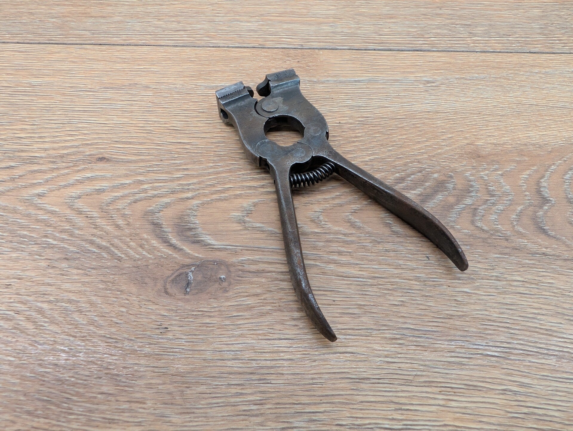 Typewriter repair tool | Peening / mauling pliers