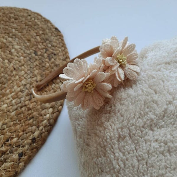 Diadeem flower