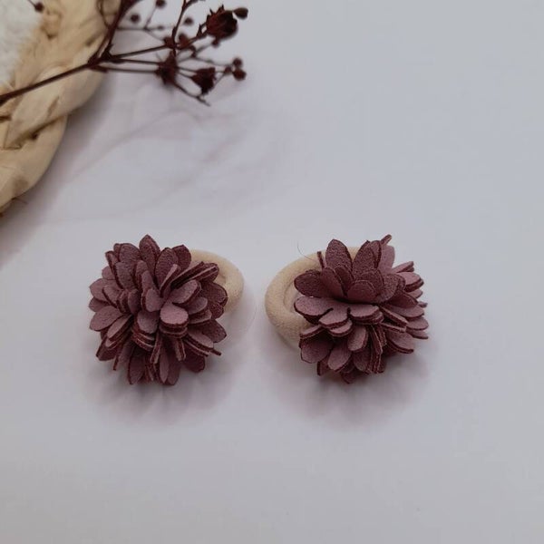 Suède bloemetjes op elastiekje paars