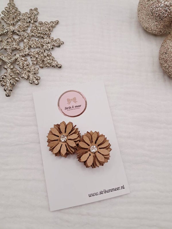 Suède bloemetjes sparkle op klip hazel