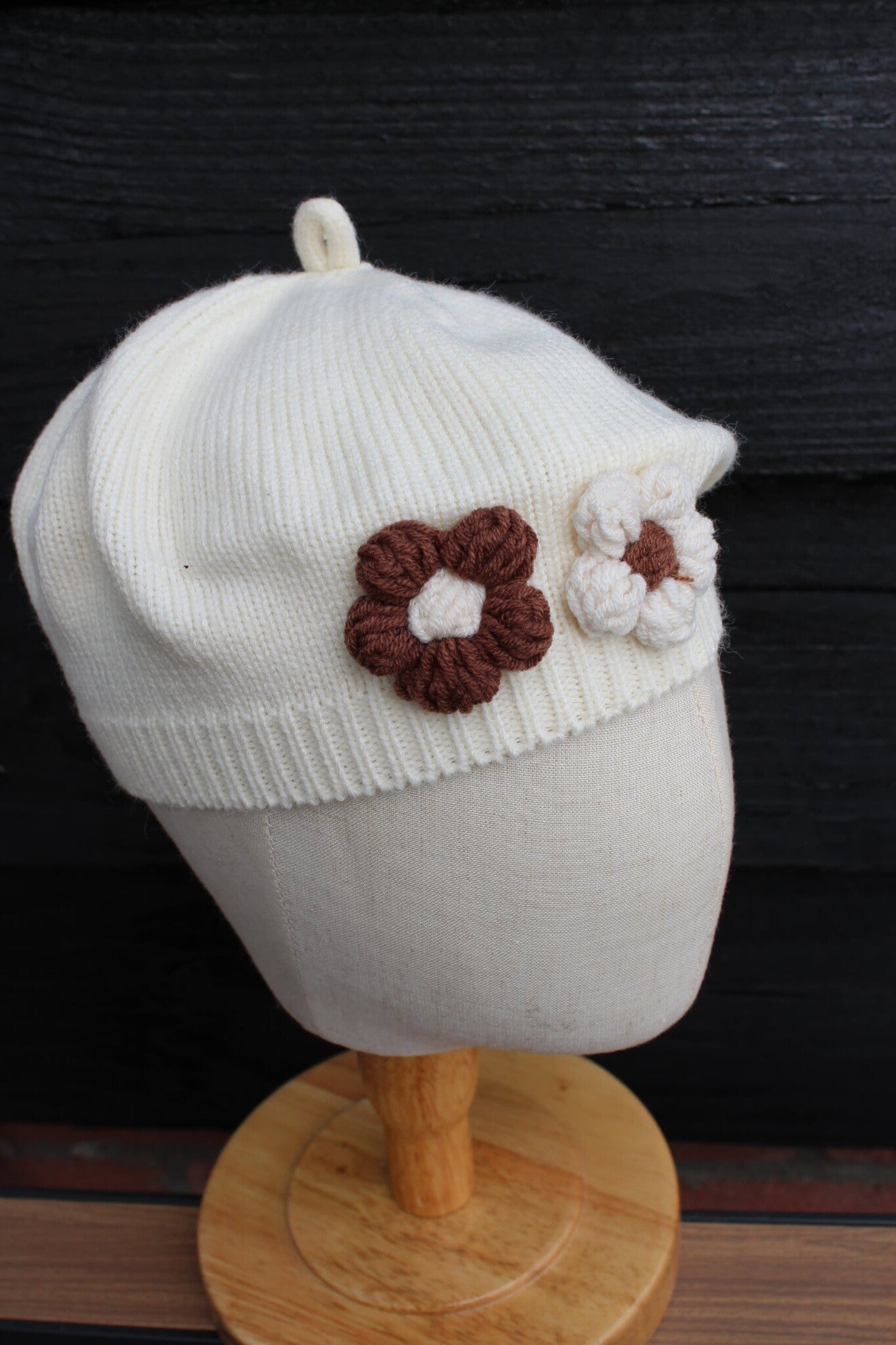 baretje bloemen off white
