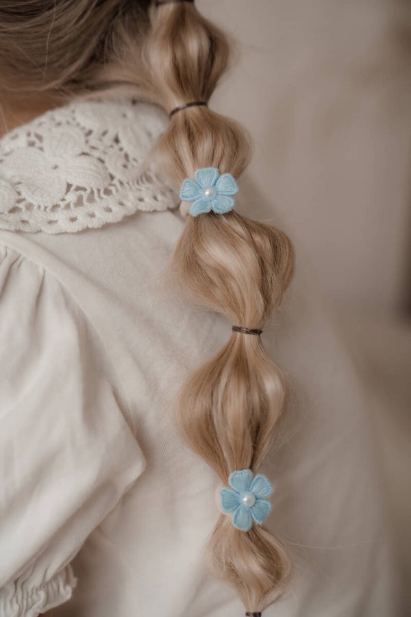 Bloemetjes pastel blue