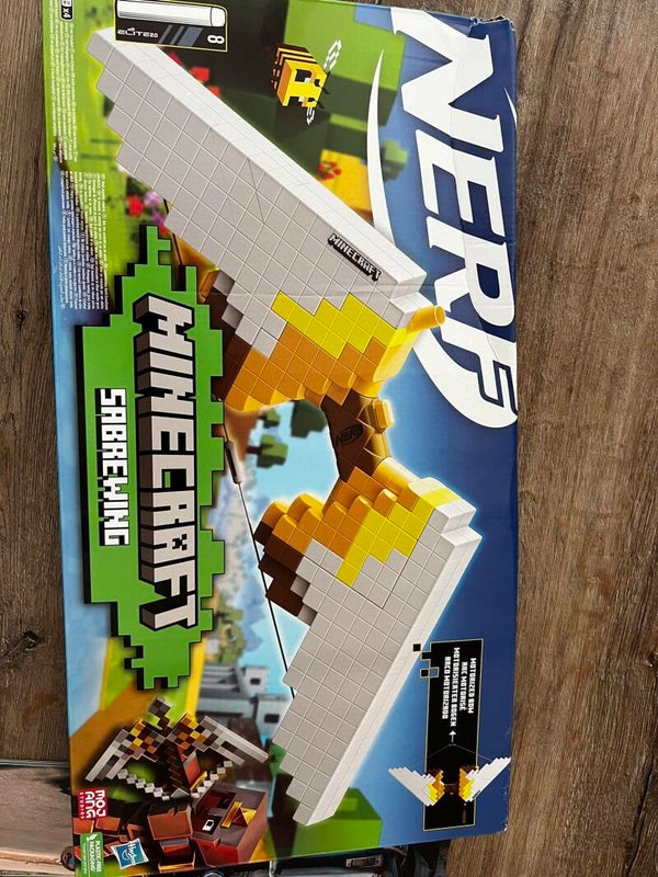 beschadigde doos: NERF Minecraft Sabrewing kruisboog - Blaster