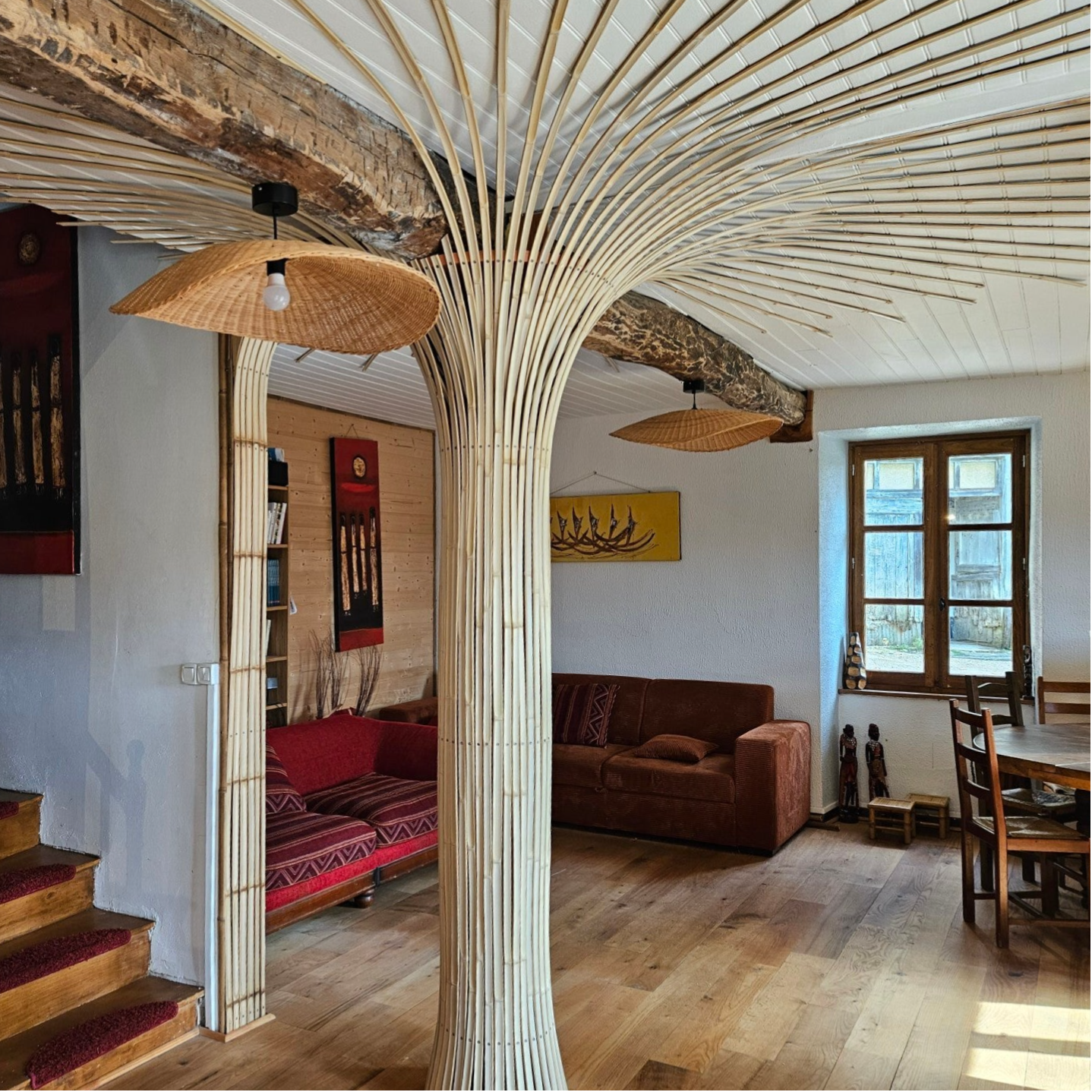 Arbre design pour habiller un poteau