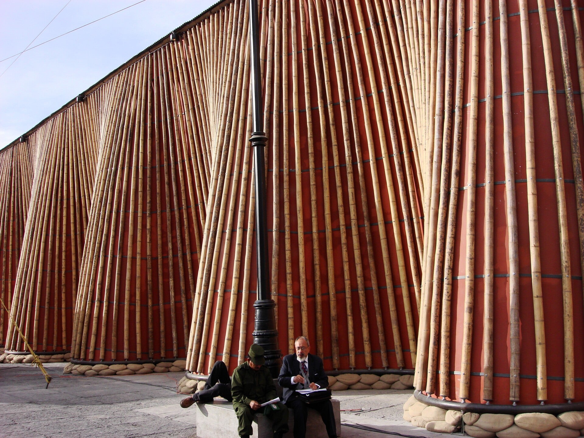 Nomadic Museum extérieur - Simon Vélez