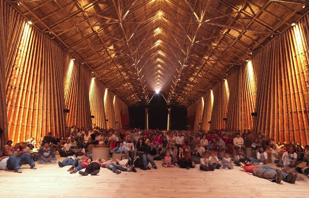 Nomadic Museum intérieur - Simon Vélez