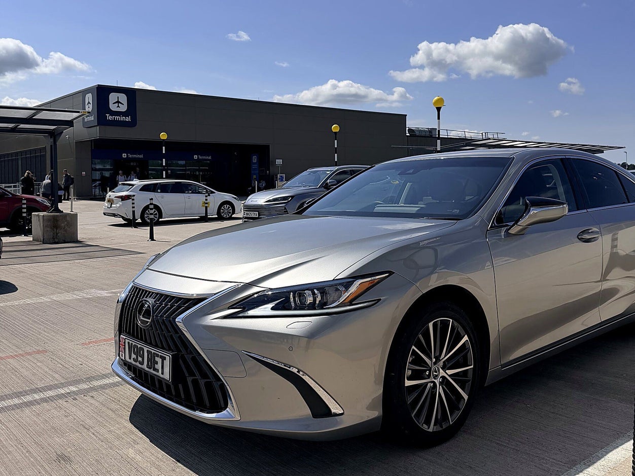 Beyond Elite Travel executive saloon at Bristol Airport for a transfer from Portishead and Clevedon