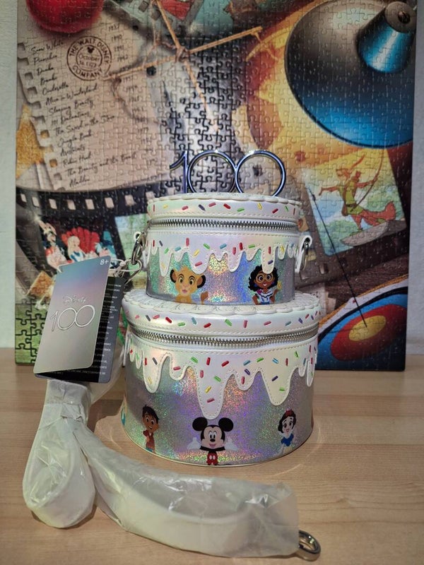 Sac à bandouilière LOUNGEFLY -   "GATEAU DE CELEBRATION DES 100 ANS DISNEY"