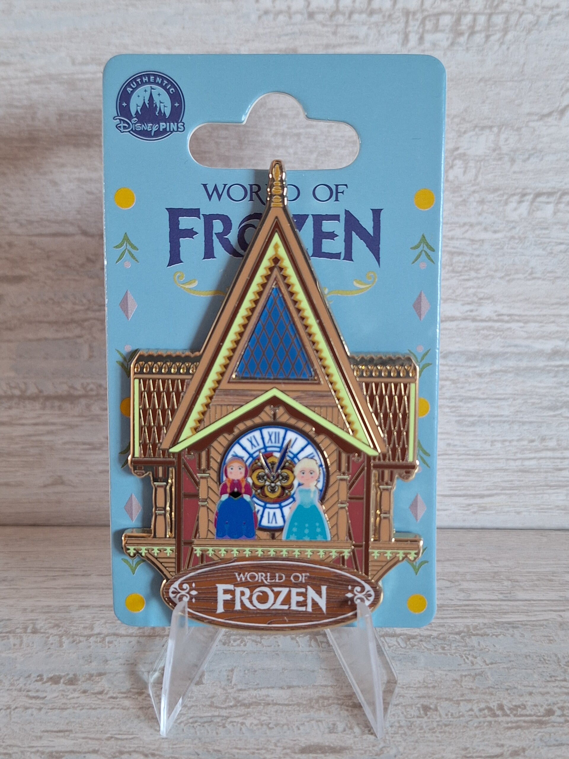PIN'S " WOLRD OF FROZEN "