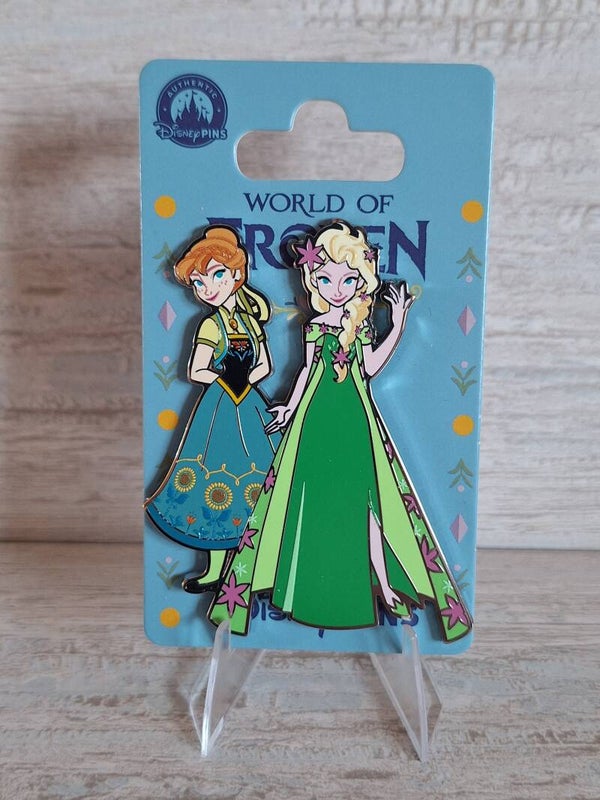 PIN'S " WOLRD OF FROZEN "