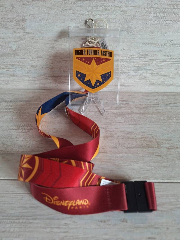 LANIERE " CAPTAIN MARVEL "