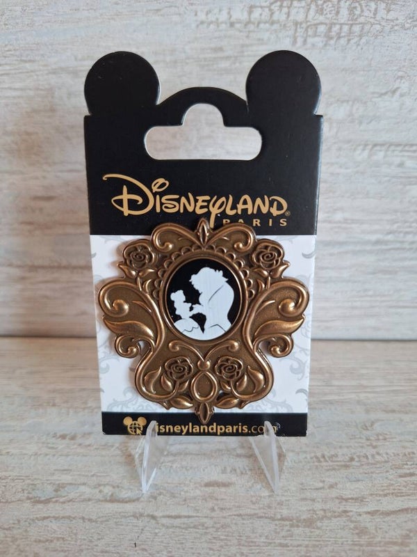PIN'S DISNEYLAND PARIS " LA BELLE ET LA BETE "