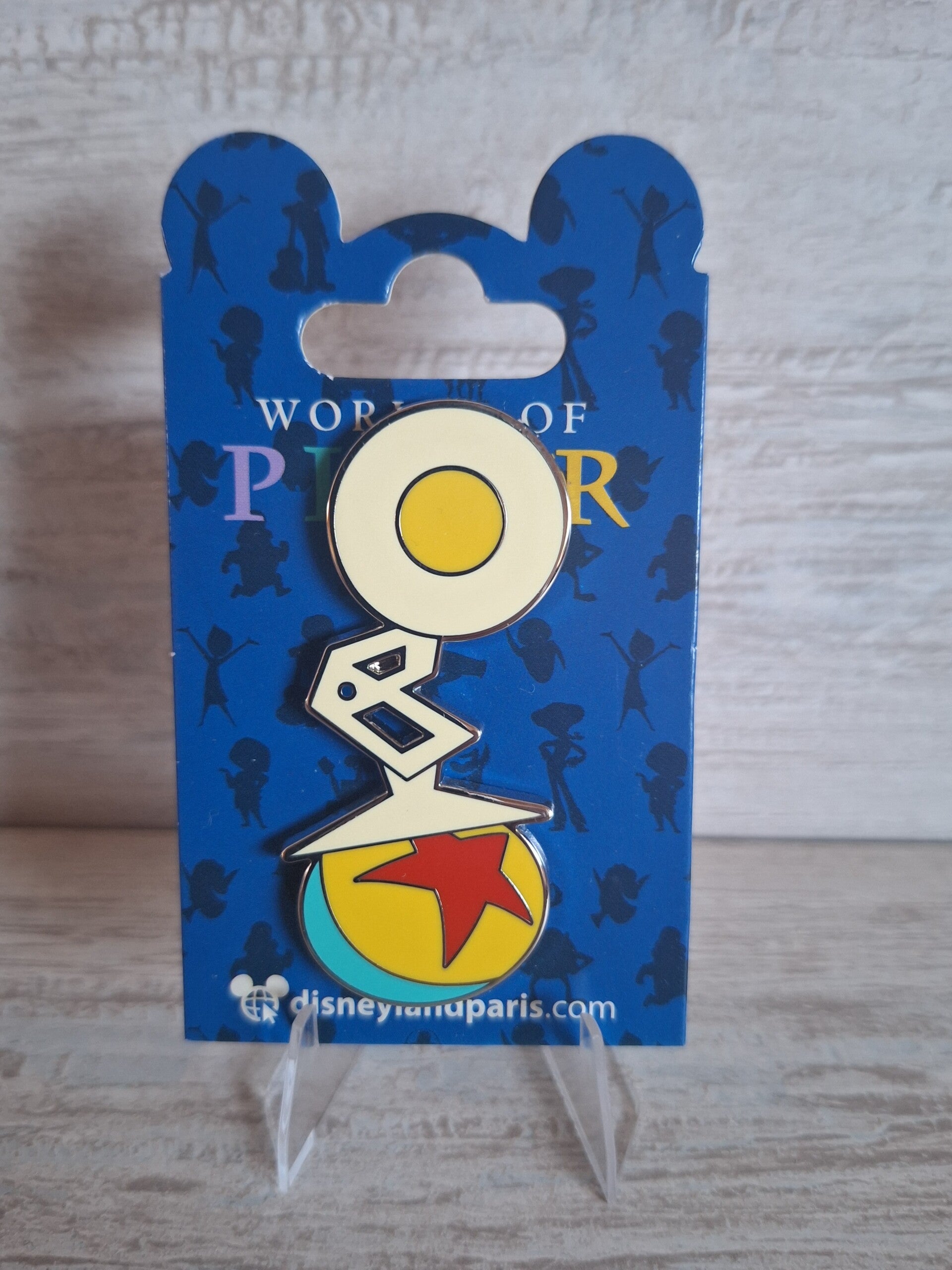 PIN'S " LAMPE LUXO Jr " Pixar.