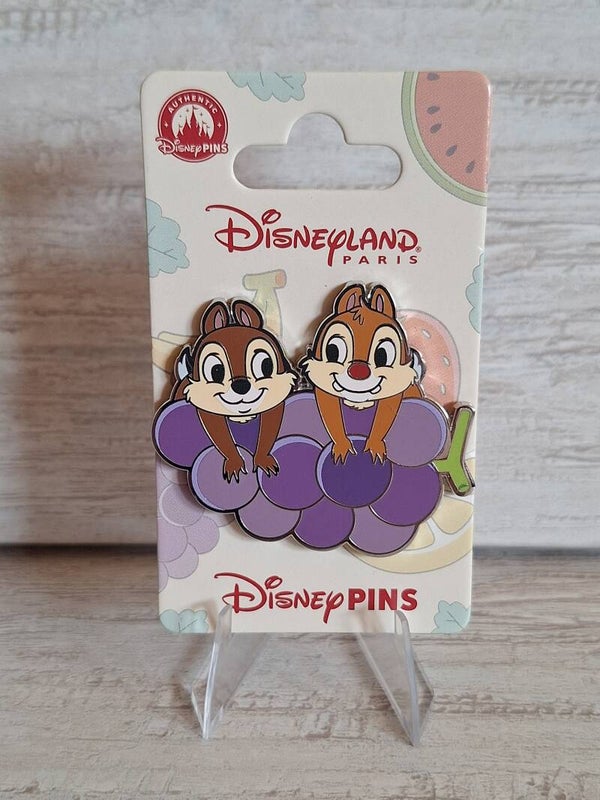 PIN'S " TIC ET TAC RAISIN "