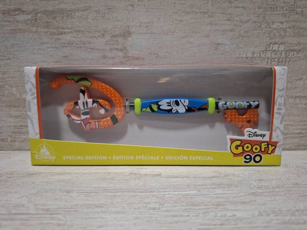 CLE COLLECTOR DISNEY   " GOOFY 90 ANS " 2022