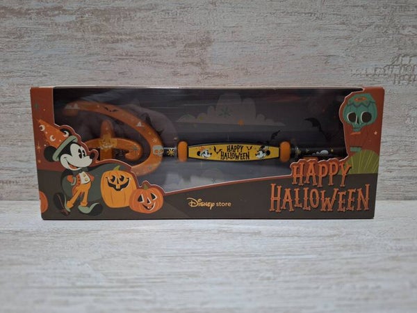 CLE COLLECTOR DISNEY   " MICKEY HALLOWEEN " .