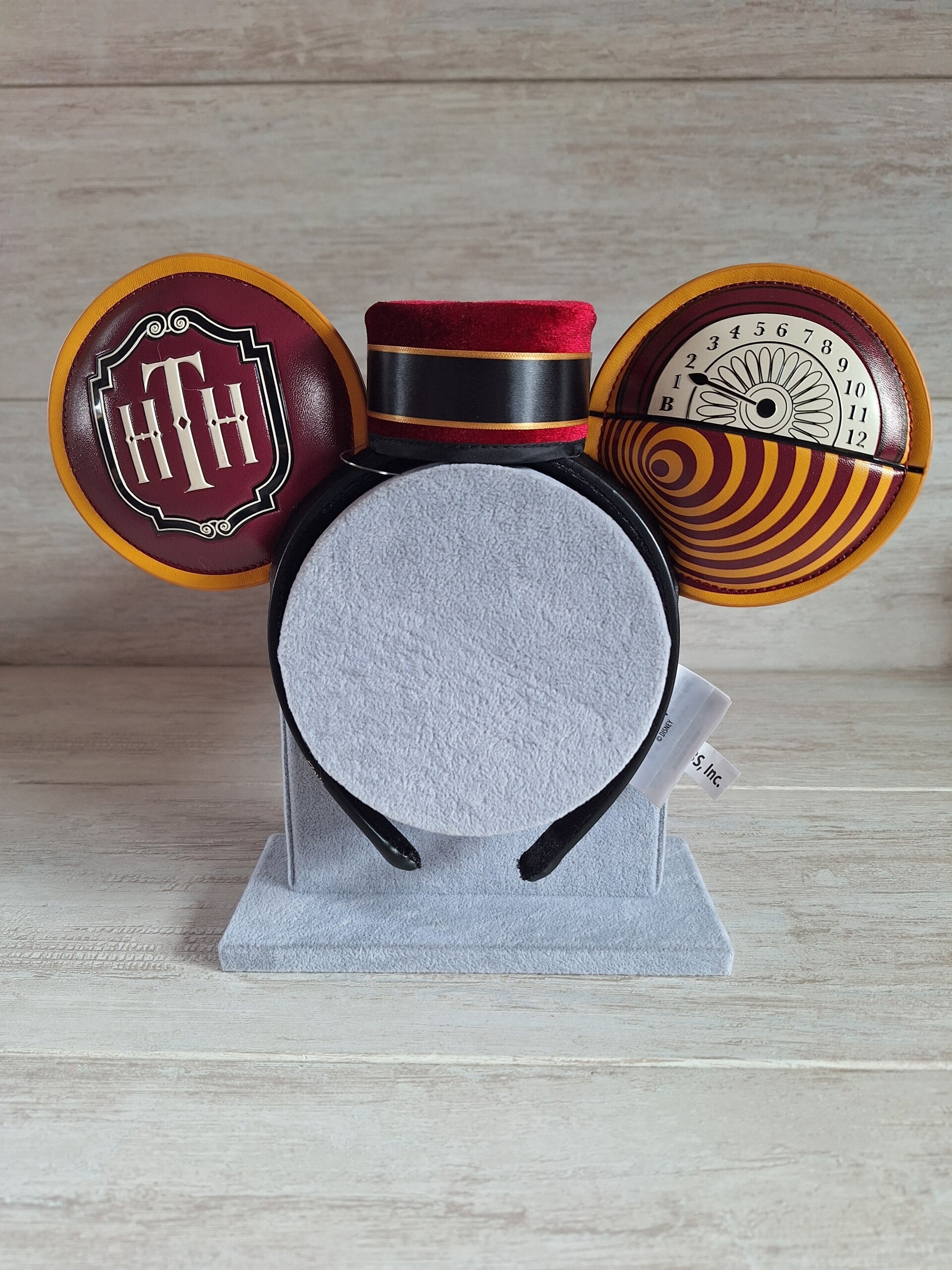 EARS DISNEYLAND PARIS " HOLLYWOOD TOWER HOTEL " ( HTH ) .