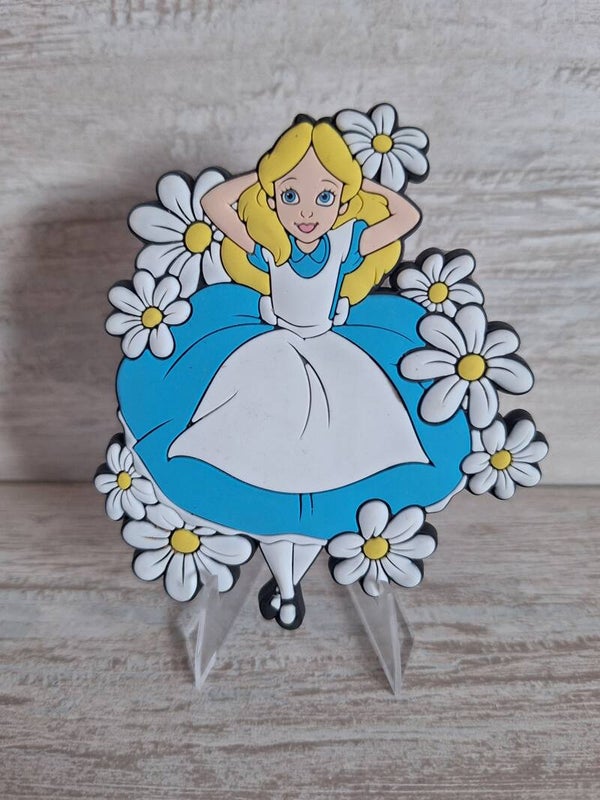MAGNET DISNEYLAND PARIS " ALICE AUX PAYS DES MERVEILLES ".