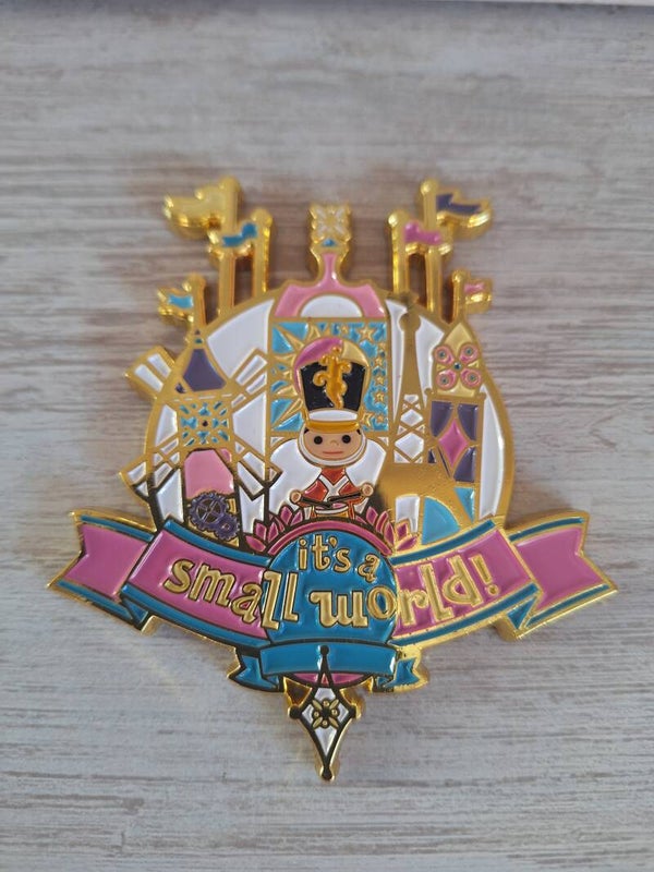 MAGNET DISNEYLAND PARIS " it's a small world "