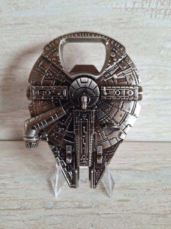MAGNET OUVRE-BOUTEILLE " STAR WARS " .