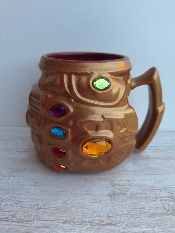 MUG "GANT DE THANOS" AVENGERS