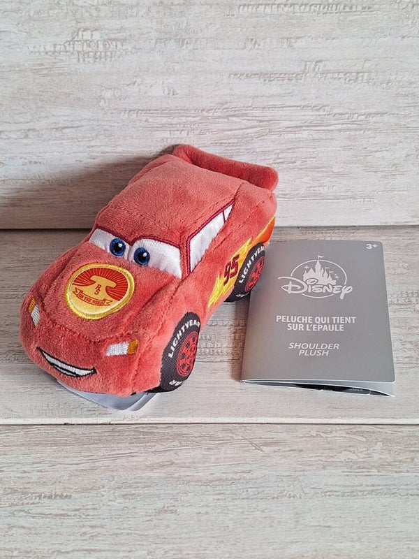 PELUCHE D'EPAULE DISNEYLAND PARIS " CARS "