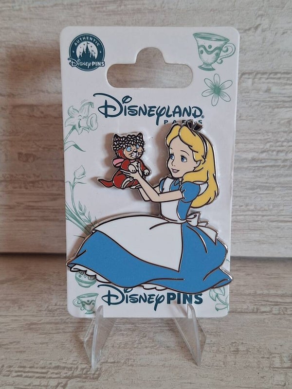 PIN'S " ALICE "