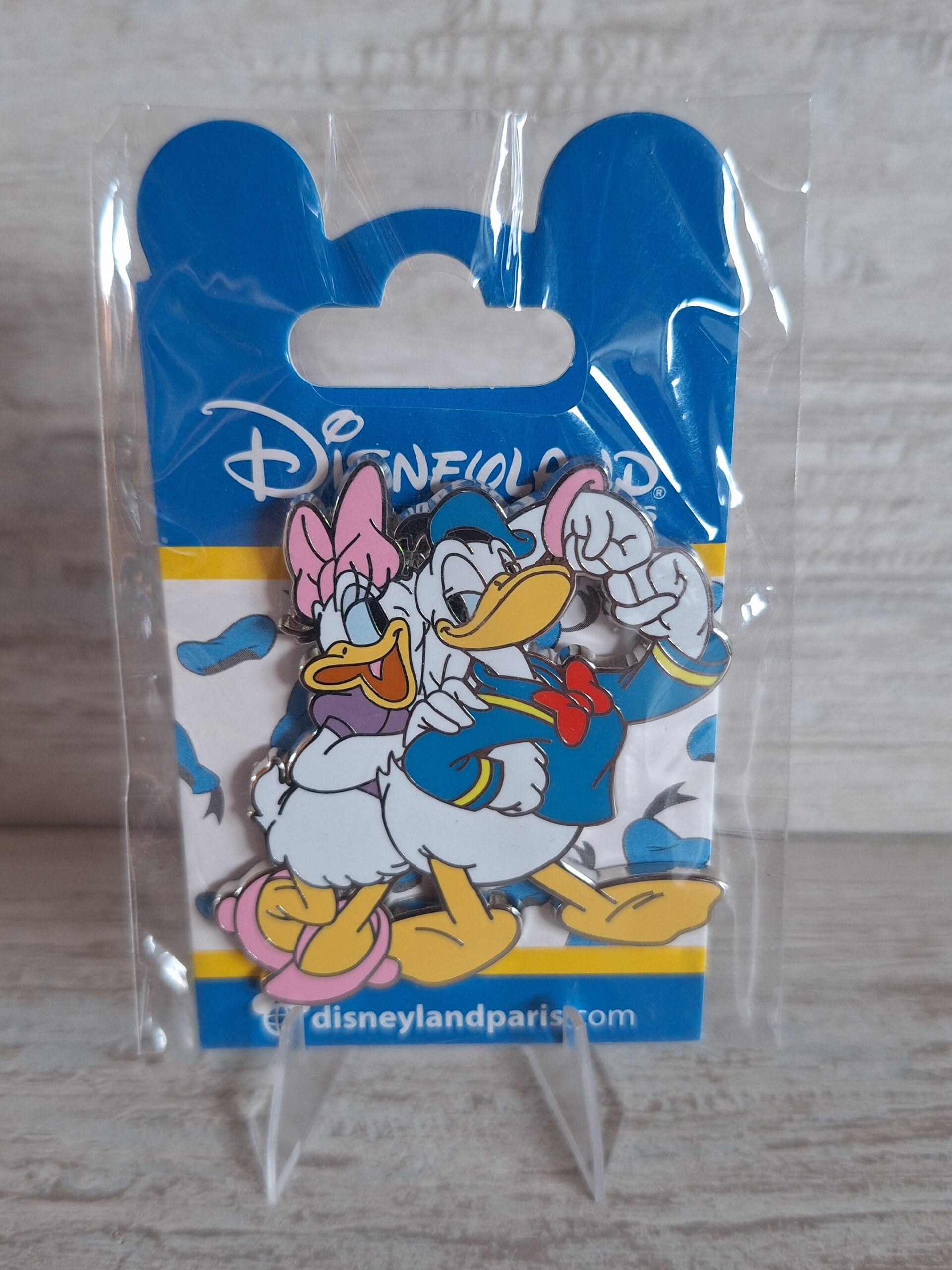 PIN'S " DONALD ET DAISY " 2022