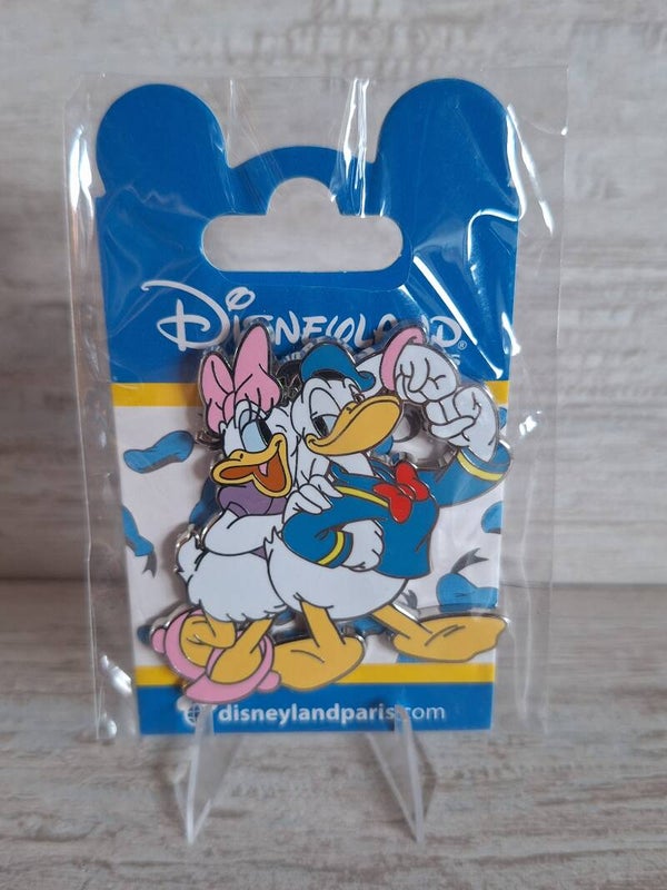 PIN'S " DONALD ET DAISY " 2022