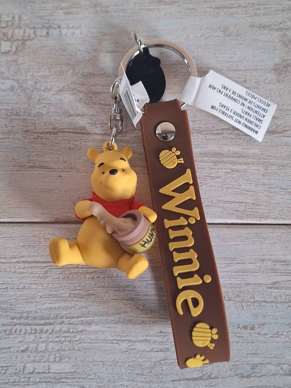 PORTE CLE " NICK " WINNIE L'OURSON ".