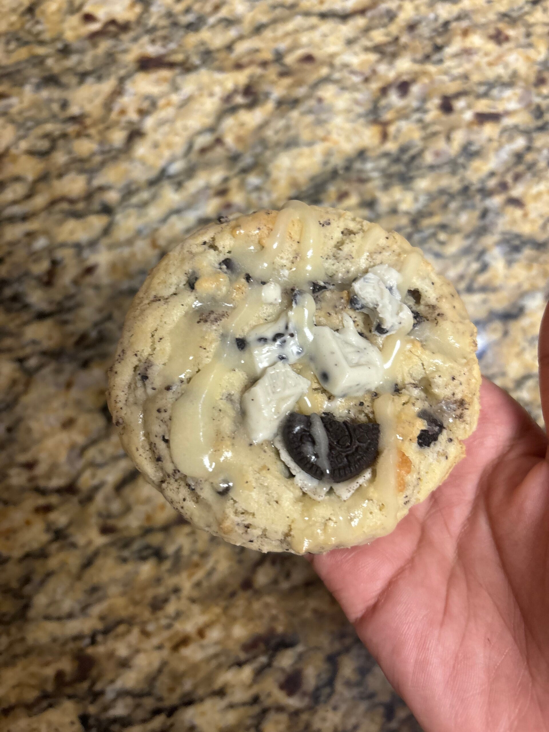Kookies and kream cookie