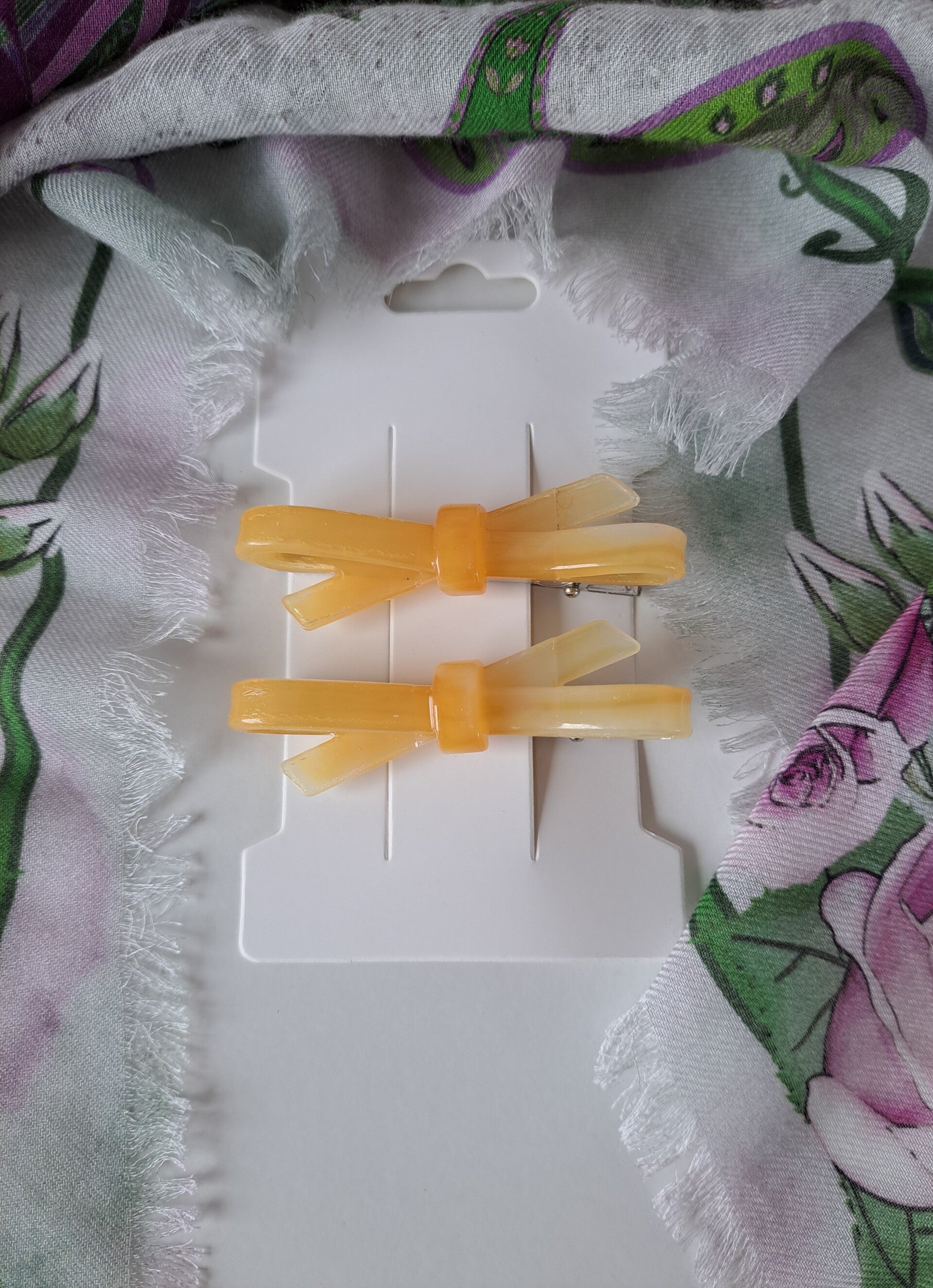Stretched Bow Claw Clips