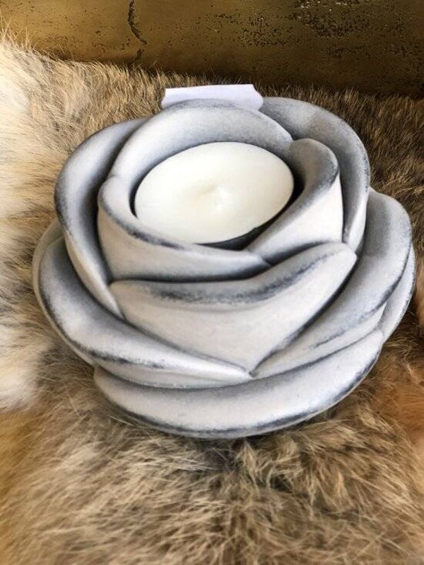 Roos waxine theelicht houder - Decoratieve Roos in beton - Diameter 10X10