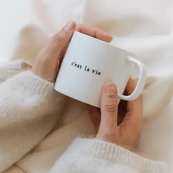 Koffiemok - Koffietas met tekst c'est la vie  - Geschenk idee