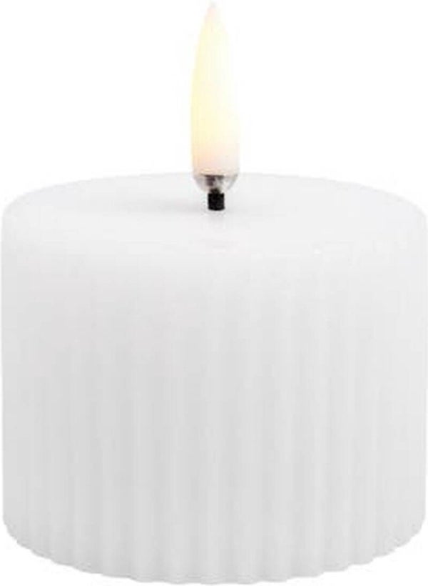 Uyuni LED Grooved Stompkaars Nordic White – Ø5,8 x H4,5 cm