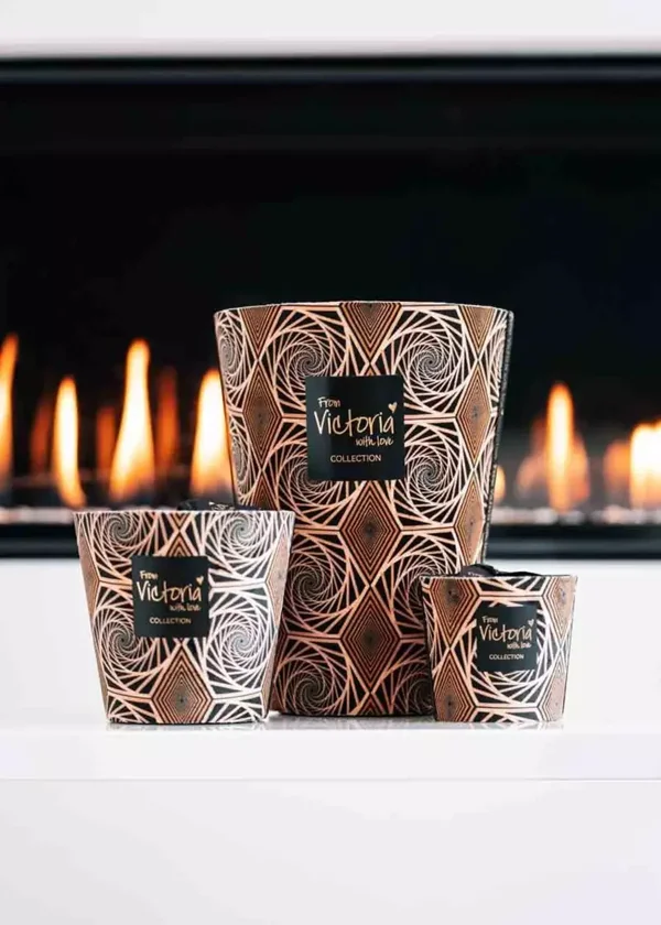 Victoria with Love Kaars VELVET SQUARE