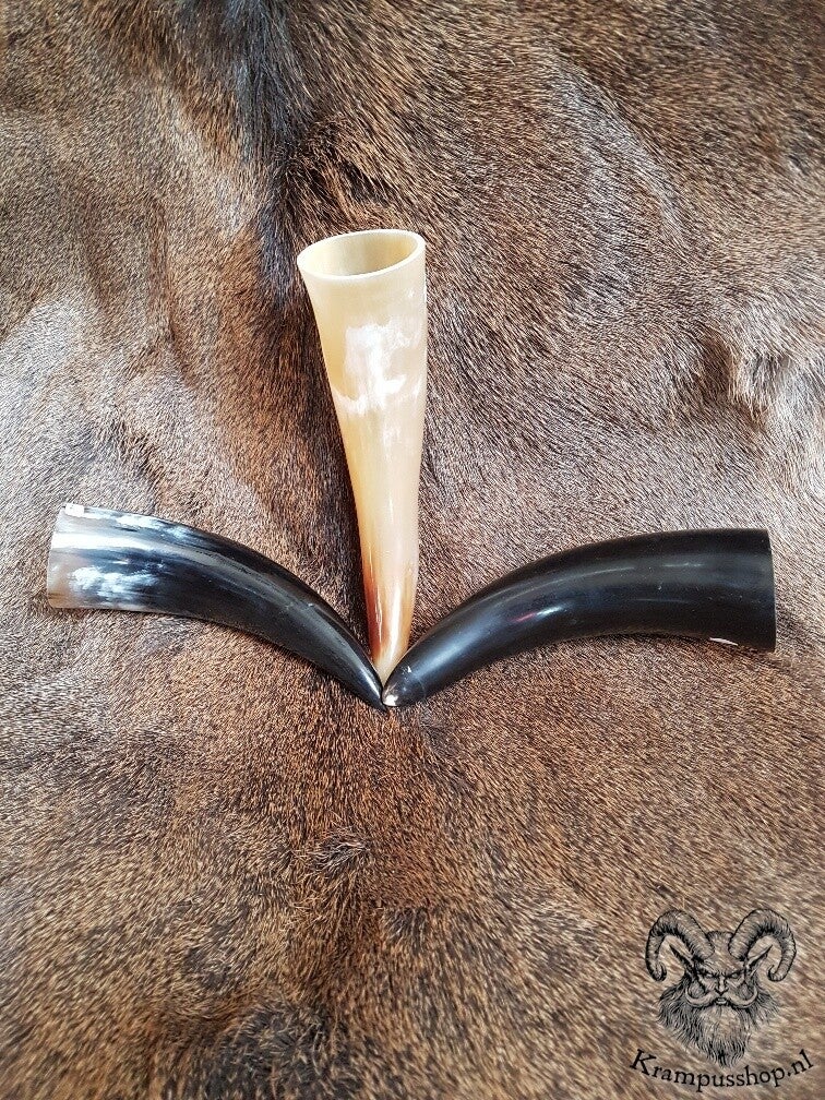 Krampus-Perchten Drinkhoorn, Runderhoorn, ca. 100 ml.