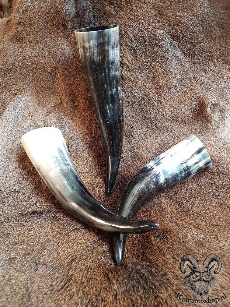 Krampus-Perchten Drinkhoorn, Runderhoorn, ca. 400 ml.