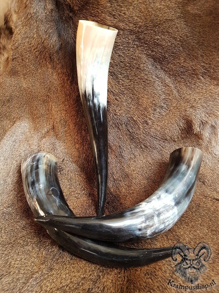 Krampus-Perchten Drinkhoorn, Runderhoorn, ca. 700 ml.