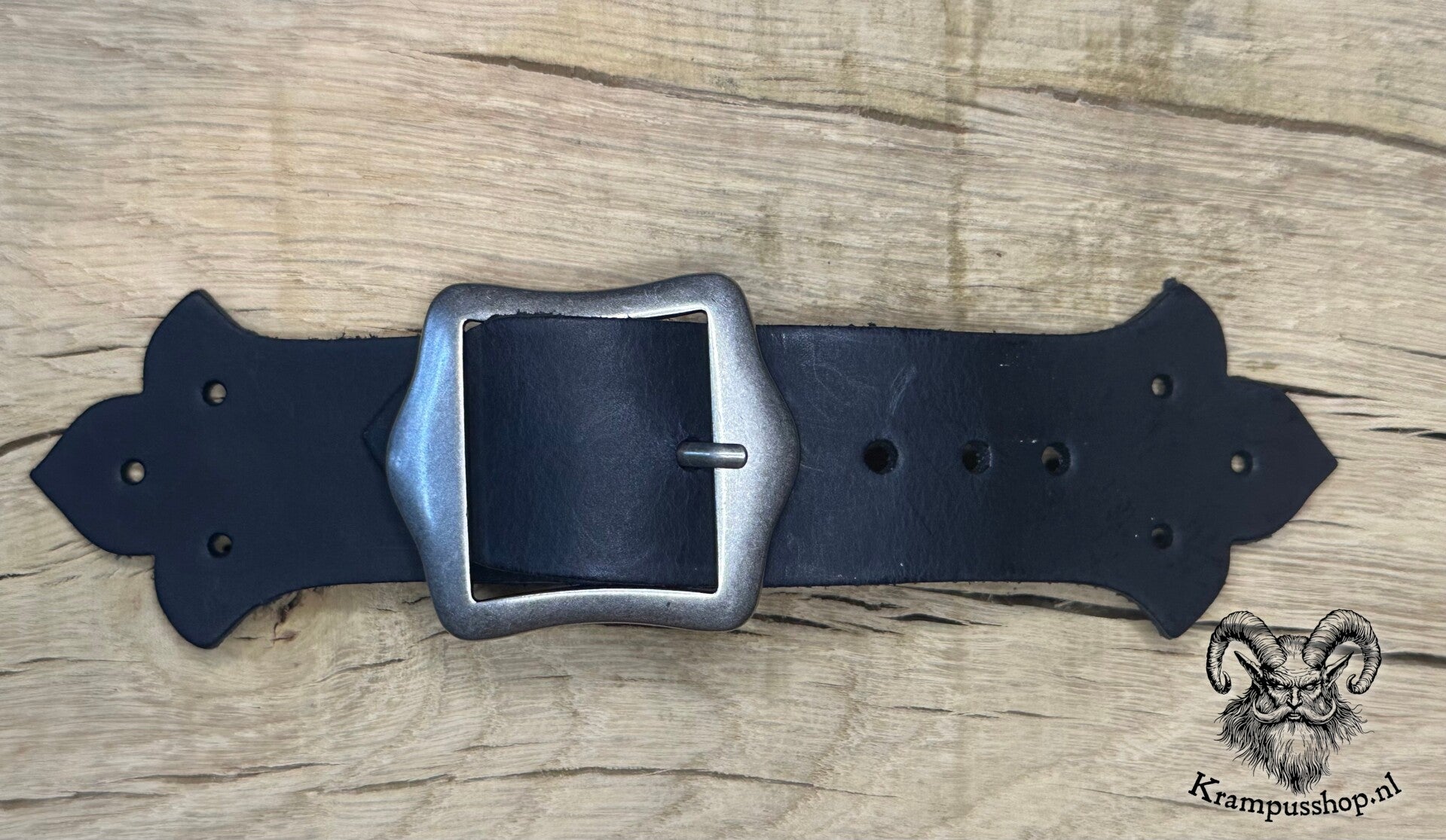 Krampus lederen schoudervacht sluiting in zwart