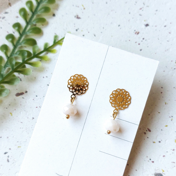 Studs met glaskraaltje creme