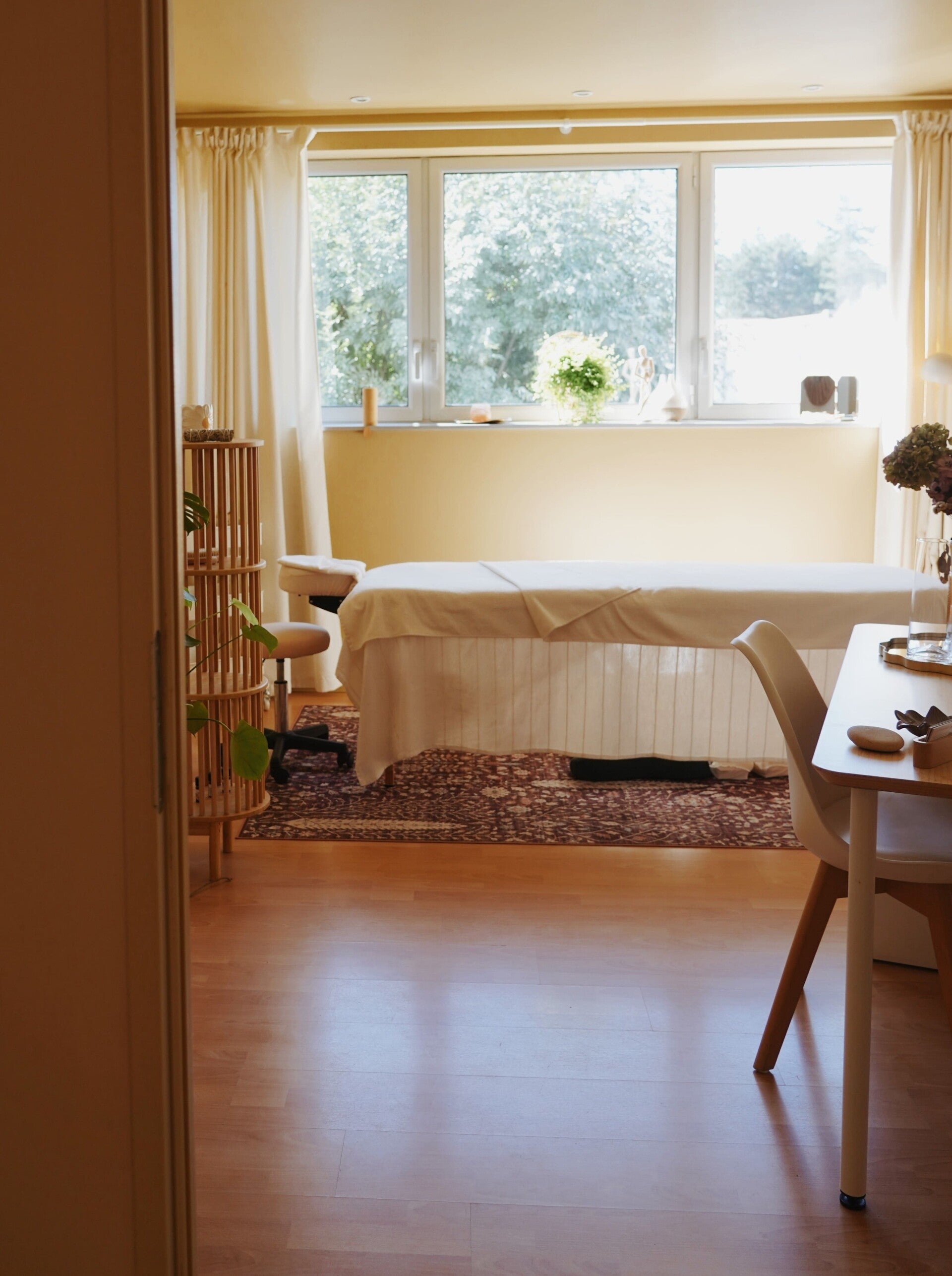 Table de massage dans un cabinet à Agen