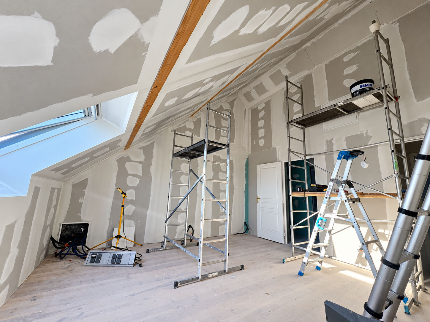 Travaux de placo-plâtre sous rampants