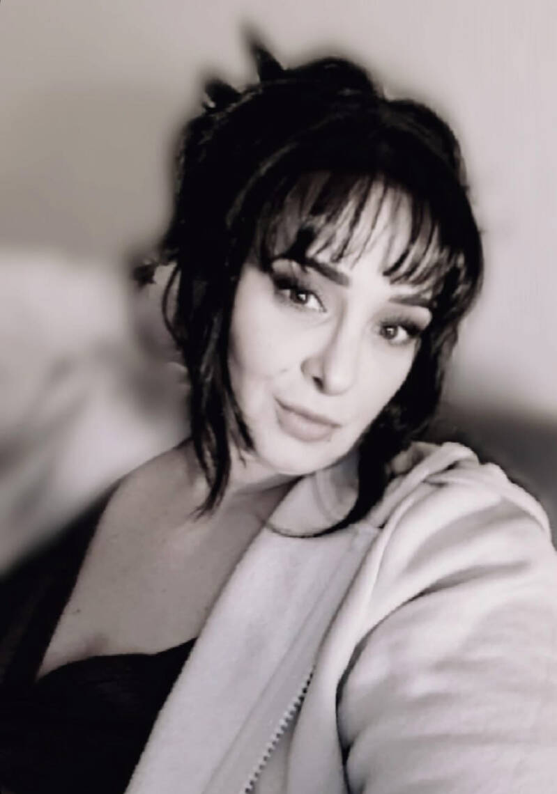 Lynda Berthon vous propose des soins énergétiques à distance ou à domicile. Lynda pratique la méthode Victoria de l'École Française de Radionique